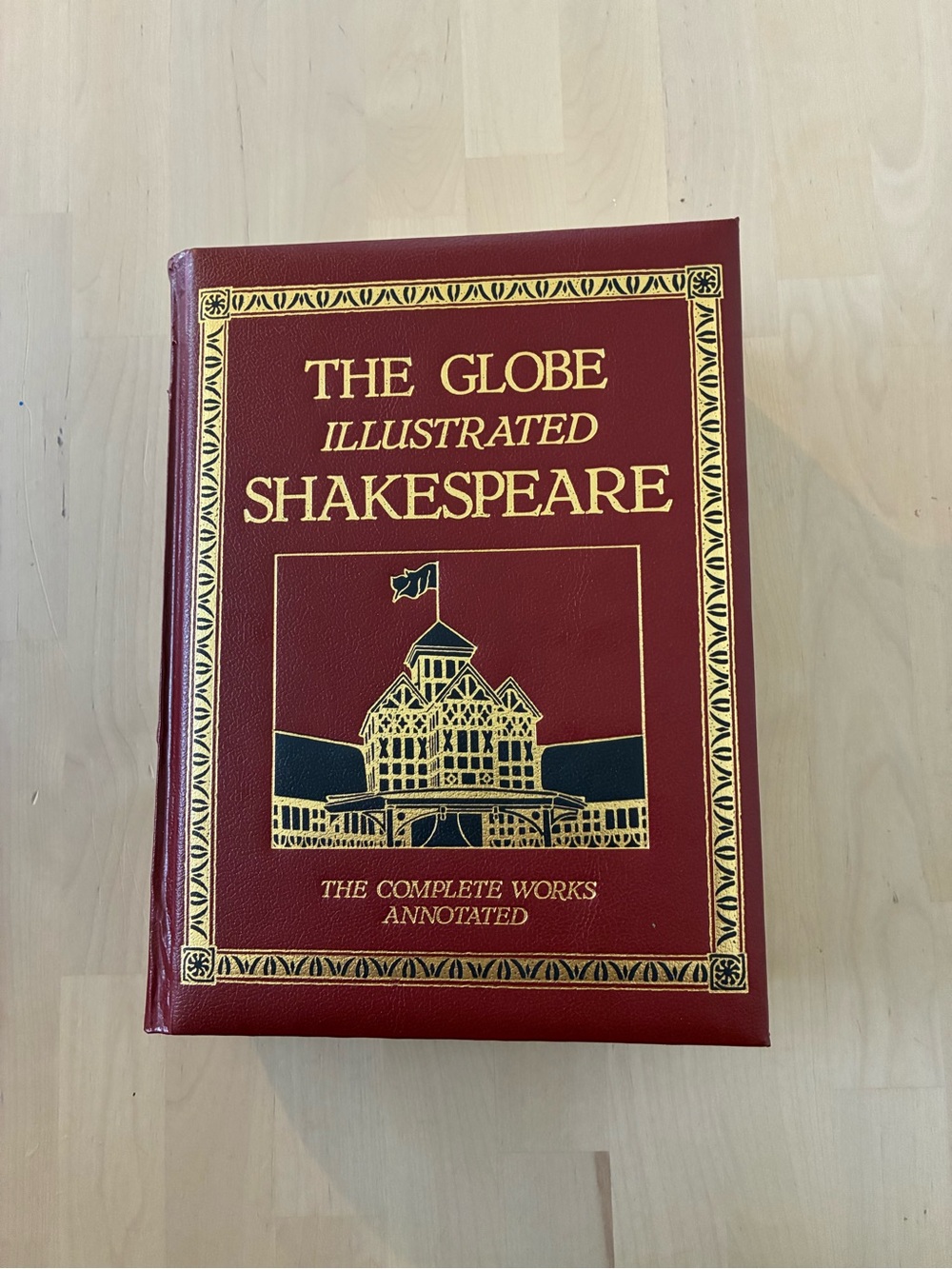 The Globe Illustrated Shakespeare - Red & Gold Hardcover